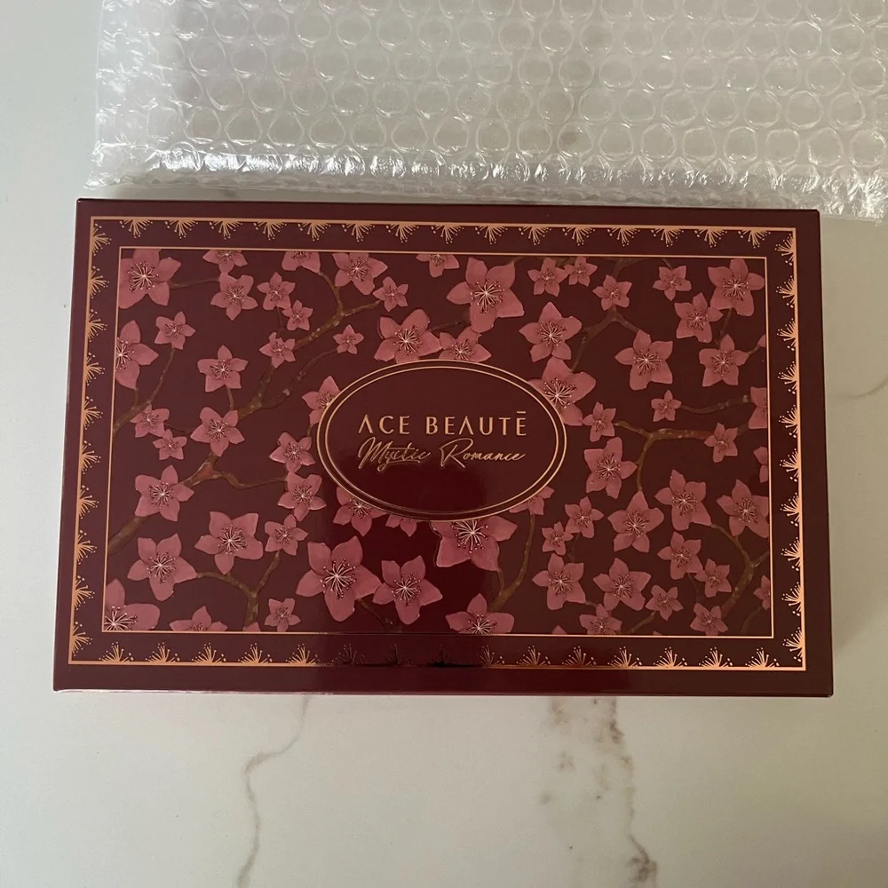 ACE Beaute Mystic, Romance, palette, new inbox, 15 shades, vegan‎ & cruelty free